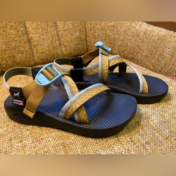CHACO Midwest Fields landscape Z1 sandals, size 7 - Picture 2 of 5